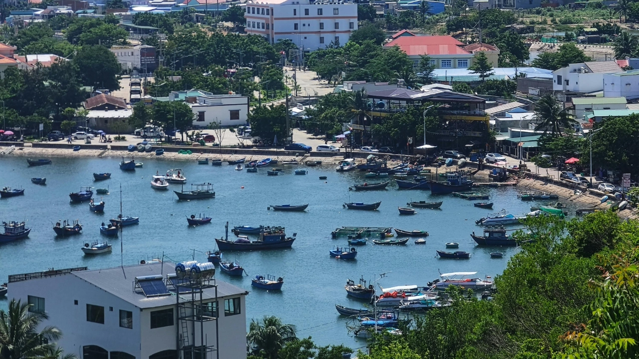 Highlights and Must-See Attractions on Your Ninh Binh Halong Bay Tour