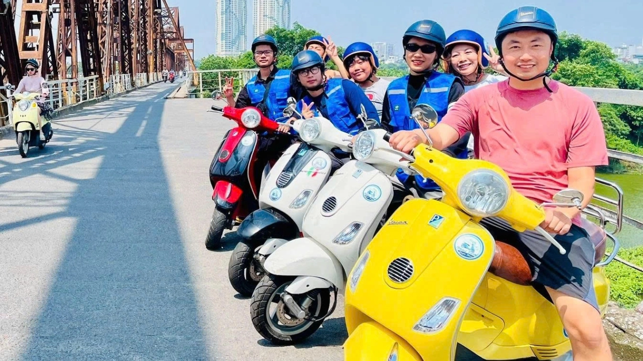 Explore Outside Hanoi & Bat Trang Pottery Village by Vespa (4.5 Hours)