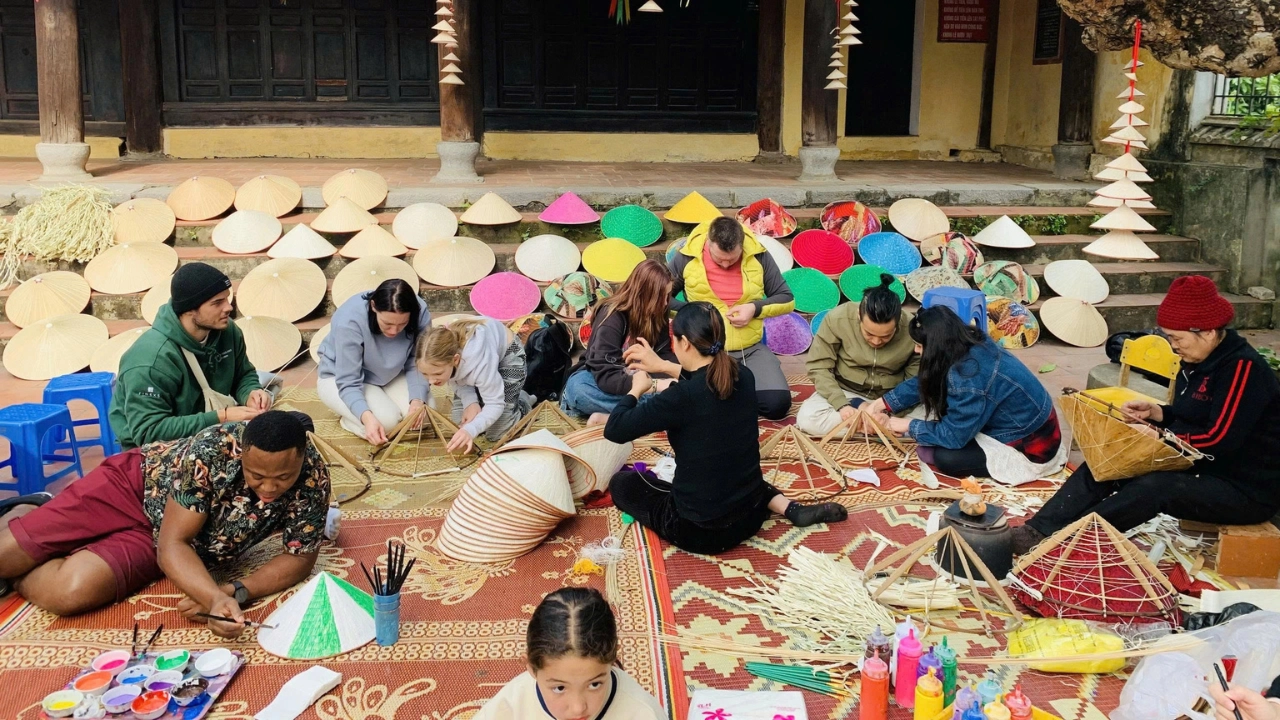 Duong Lam Ancient Village Day Trip (Traditional Architecture)