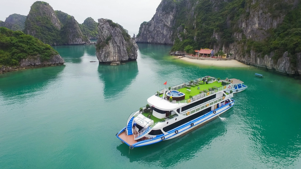 3 Days 2 Nights Tours: Deep Dive into Luxury