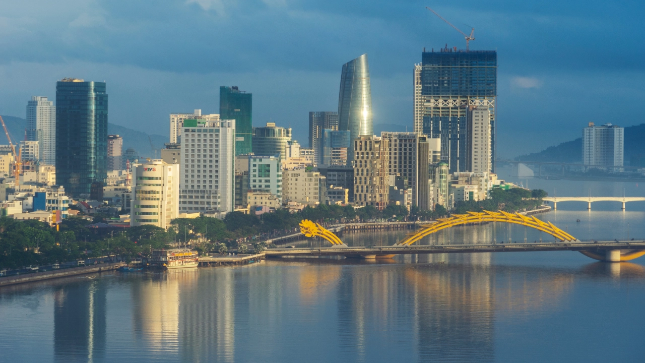 How Far Is Hue from Da Nang and Hoi An?