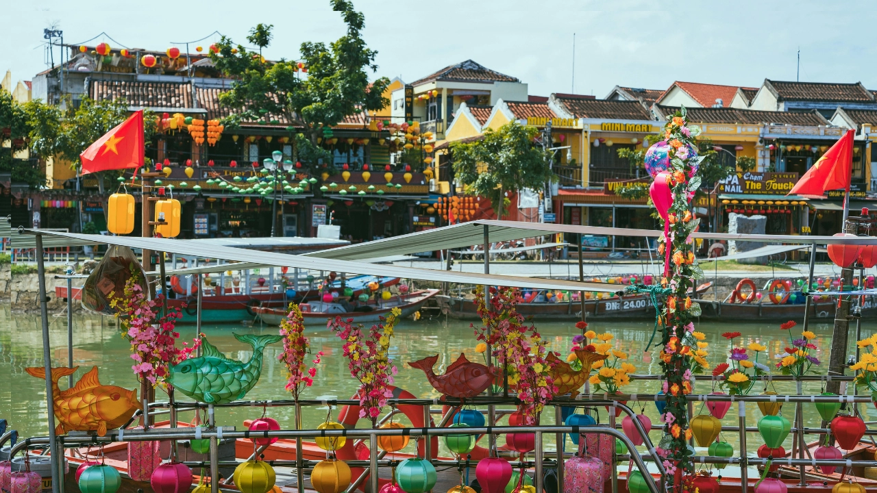 Joytime Picks: Best Hue Tours for Each Weather Type (Best Hue Vietnam Tourist Attractions)