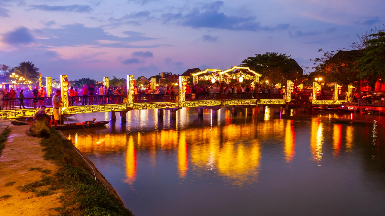 Hoi An Night Market (Lantern Market)