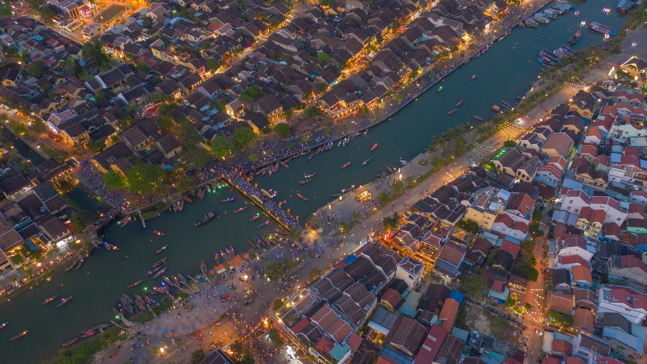 Riverside Promenade (Thu Bon River)