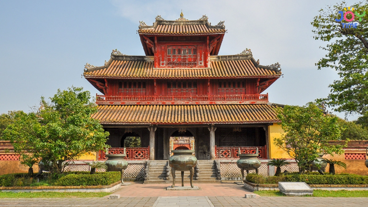 Why choose a Hue Vietnam tour?