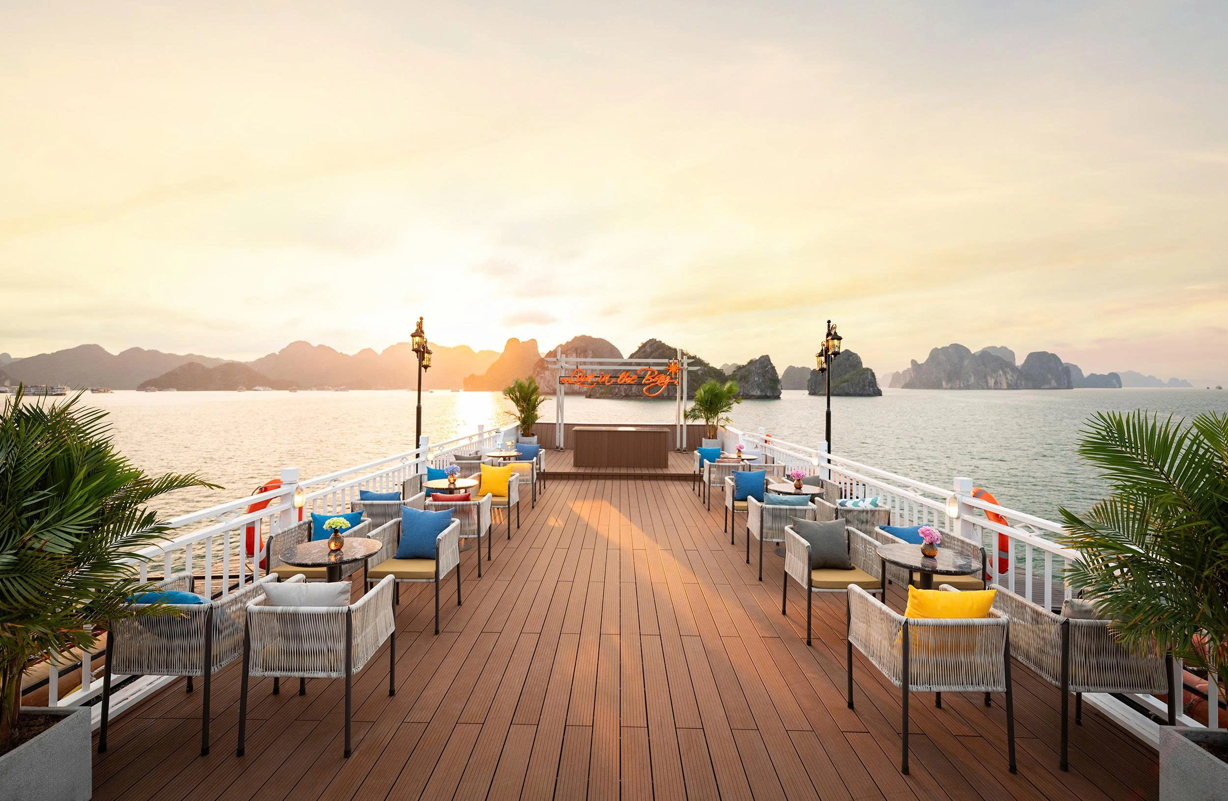 2D1N Tour | Cozy Bay Grand Cruise (17 Cabins) with Barbecue Dinner Party