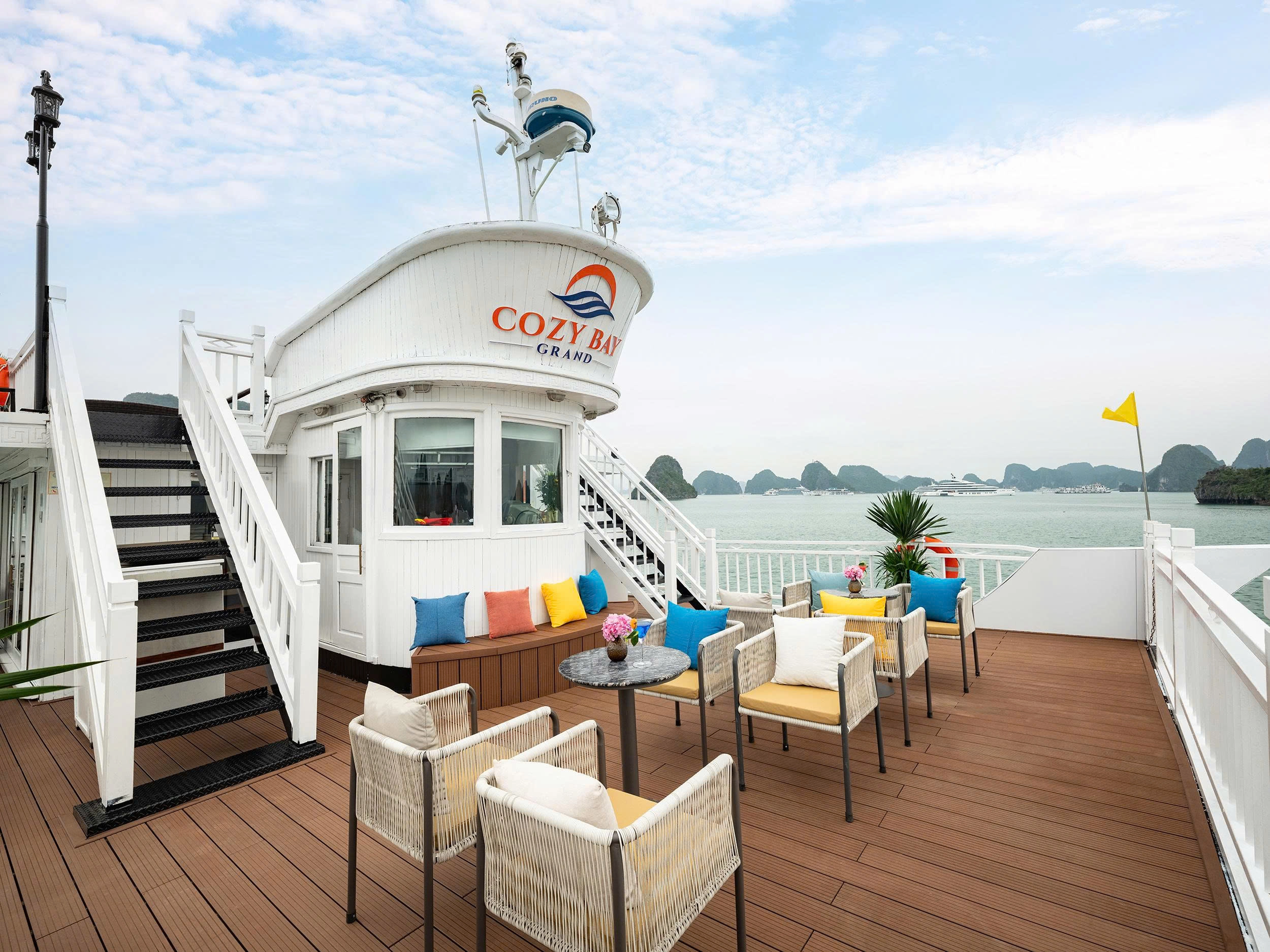 2D1N Tour | Cozy Bay Grand Cruise (17 Cabins) with Barbecue Dinner Party