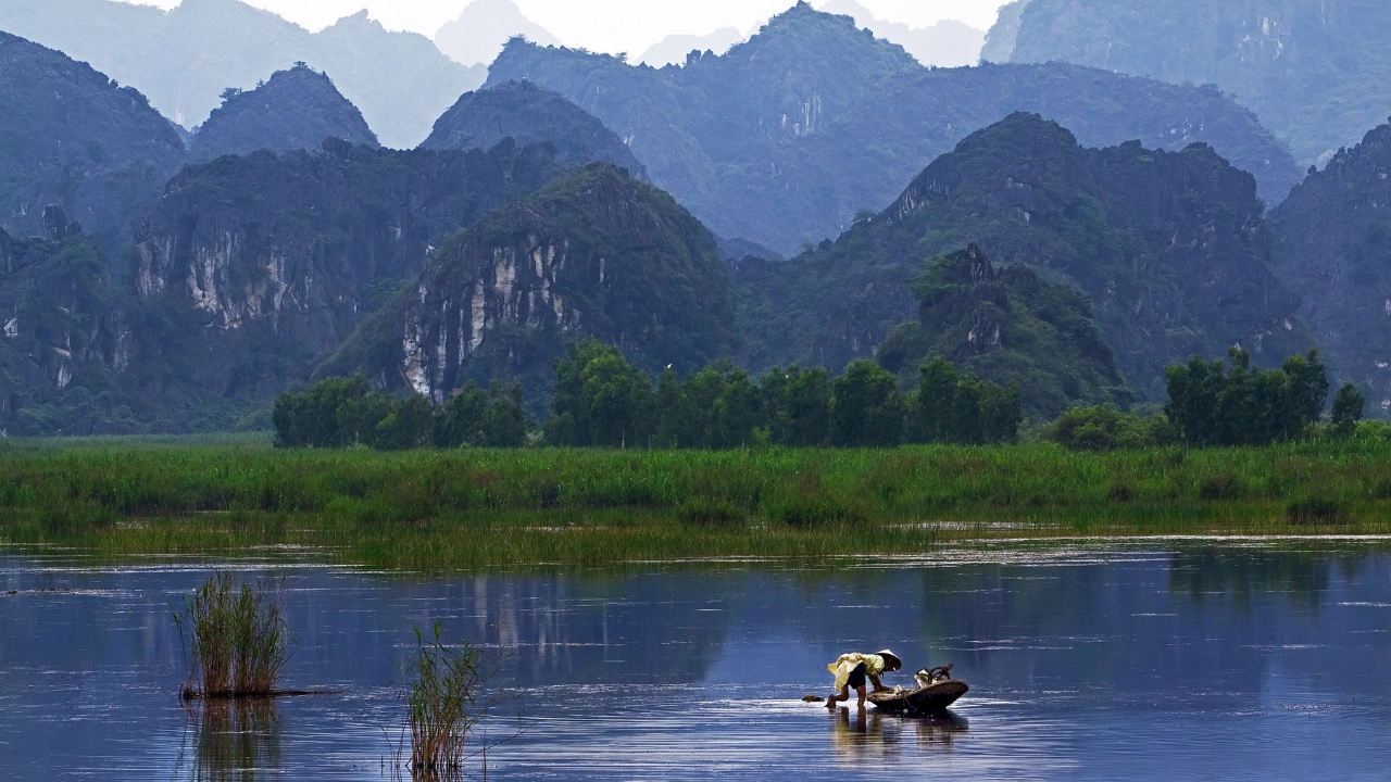 Nightlife in Tam Coc: The backpacker hub