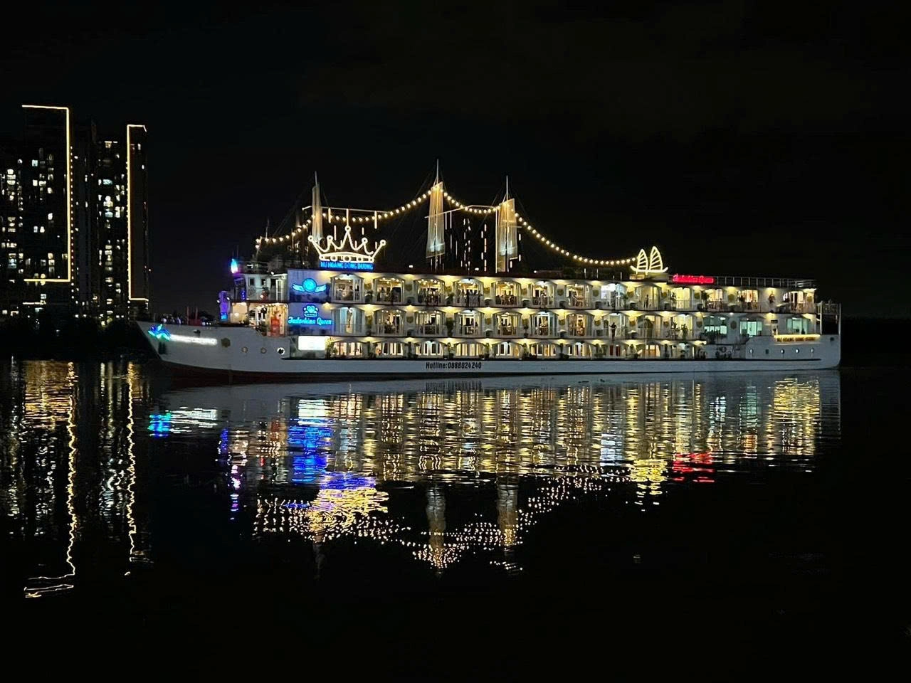 Savor the Night: Indochina Queen Dinner & Saigon River Cruise