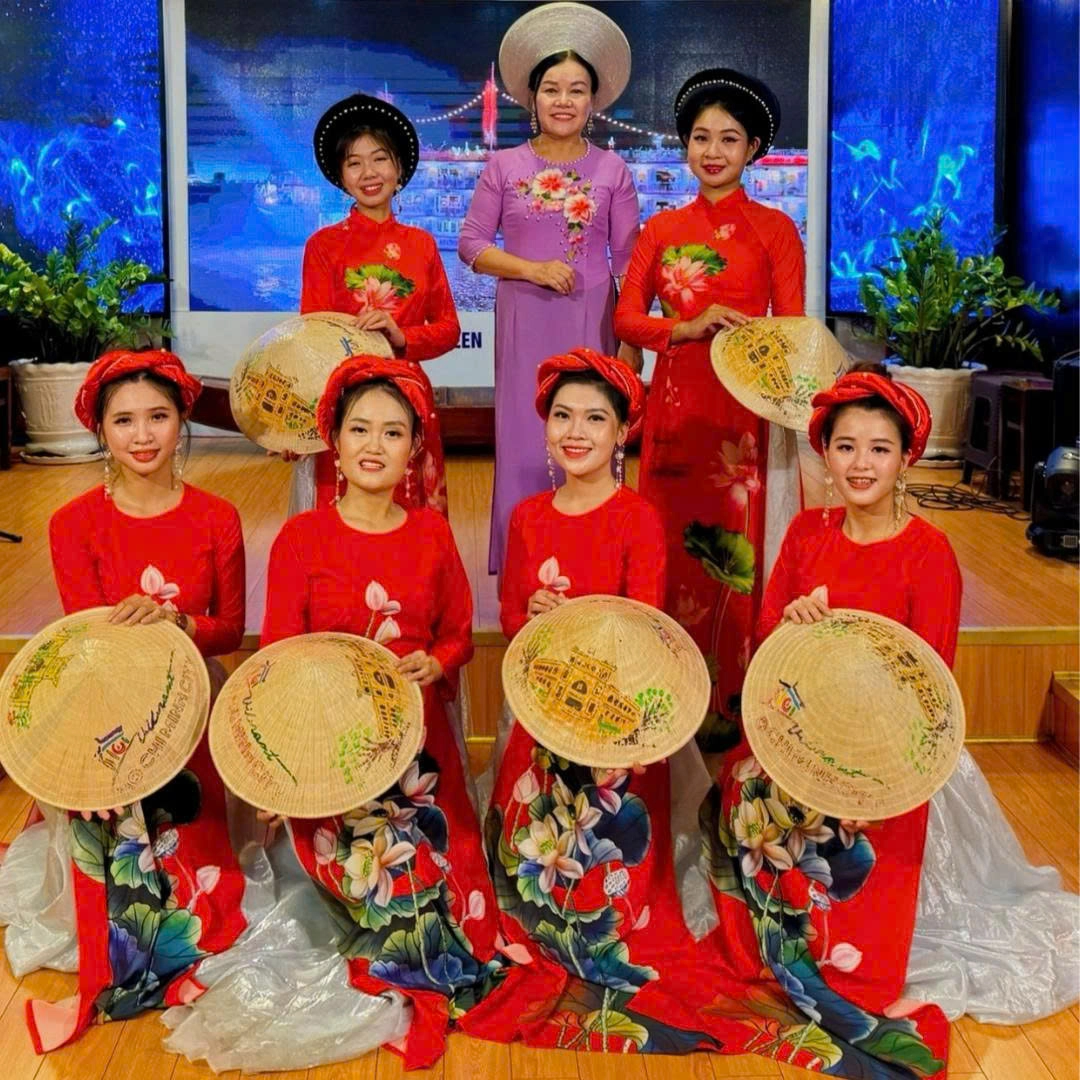 Savor the Night: Indochina Queen Dinner & Saigon River Cruise