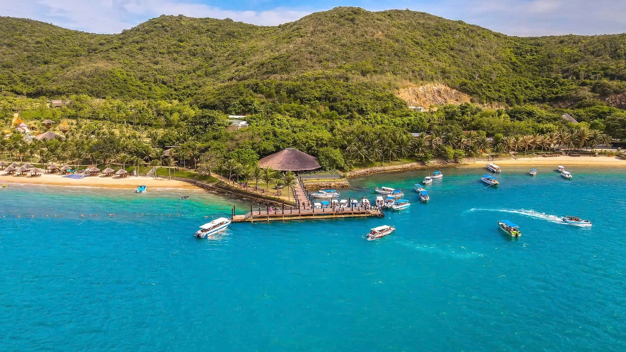 Day Tour | 3 Islands VIP (Mini Beach – Hon Tam Experience)