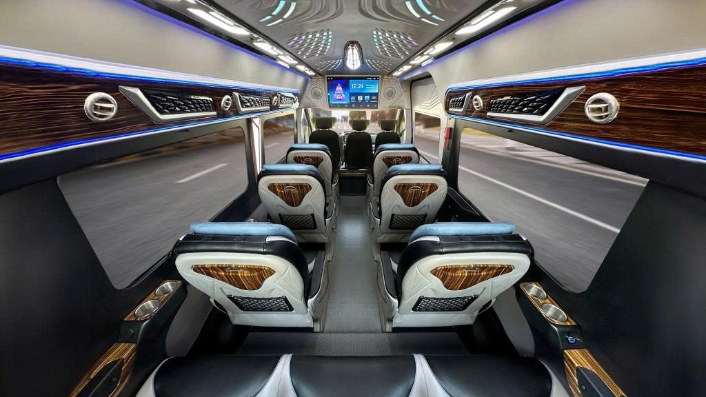 Limousine transfer service from Mui Ne/Phan Thiet to Da Lat