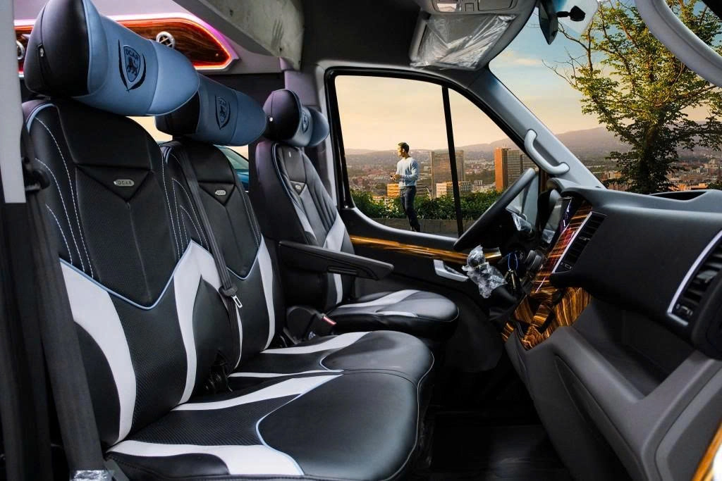 Limousine transfer service from Mui Ne/Phan Thiet to Da Lat