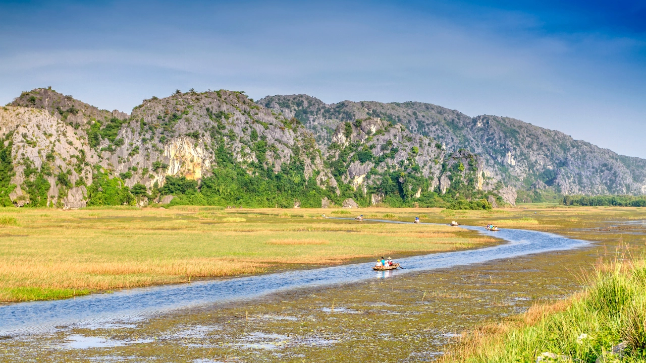 Ninh Binh’s best experiences: 5 Activities you should not miss