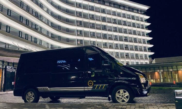 Limousine | Round-Trip Transfer from Hoi An to Hue 