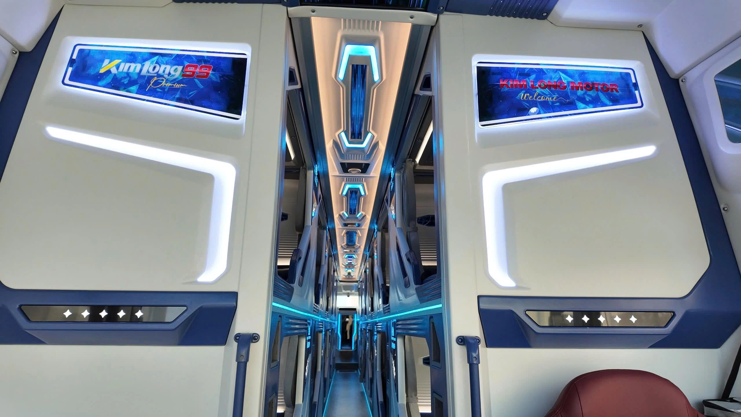 Premium Cabin Bus Shuttle Service from Ho Chi Minh City to Da Lat