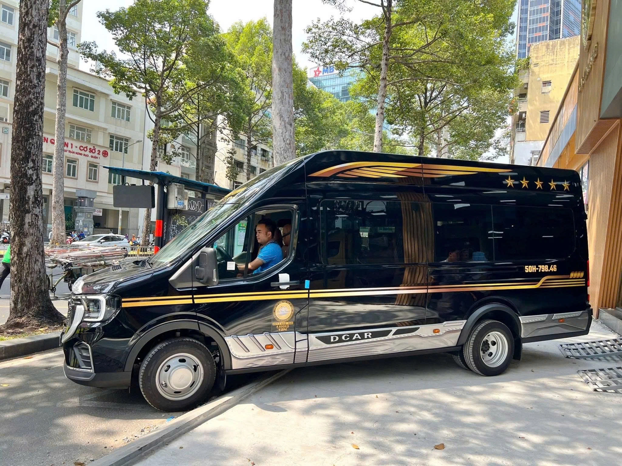 Private Car Service: Ho Chi Minh City to Mui Ne (Round-trip)