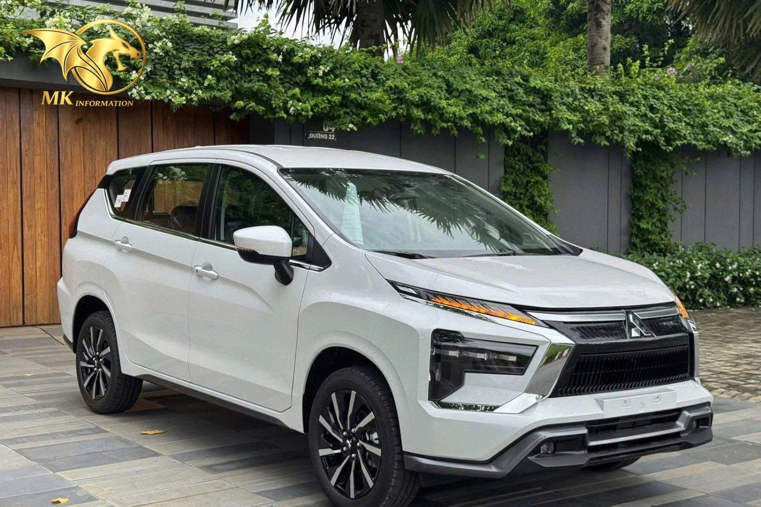 Private Car Service: Ho Chi Minh City to Mui Ne (Round-trip)