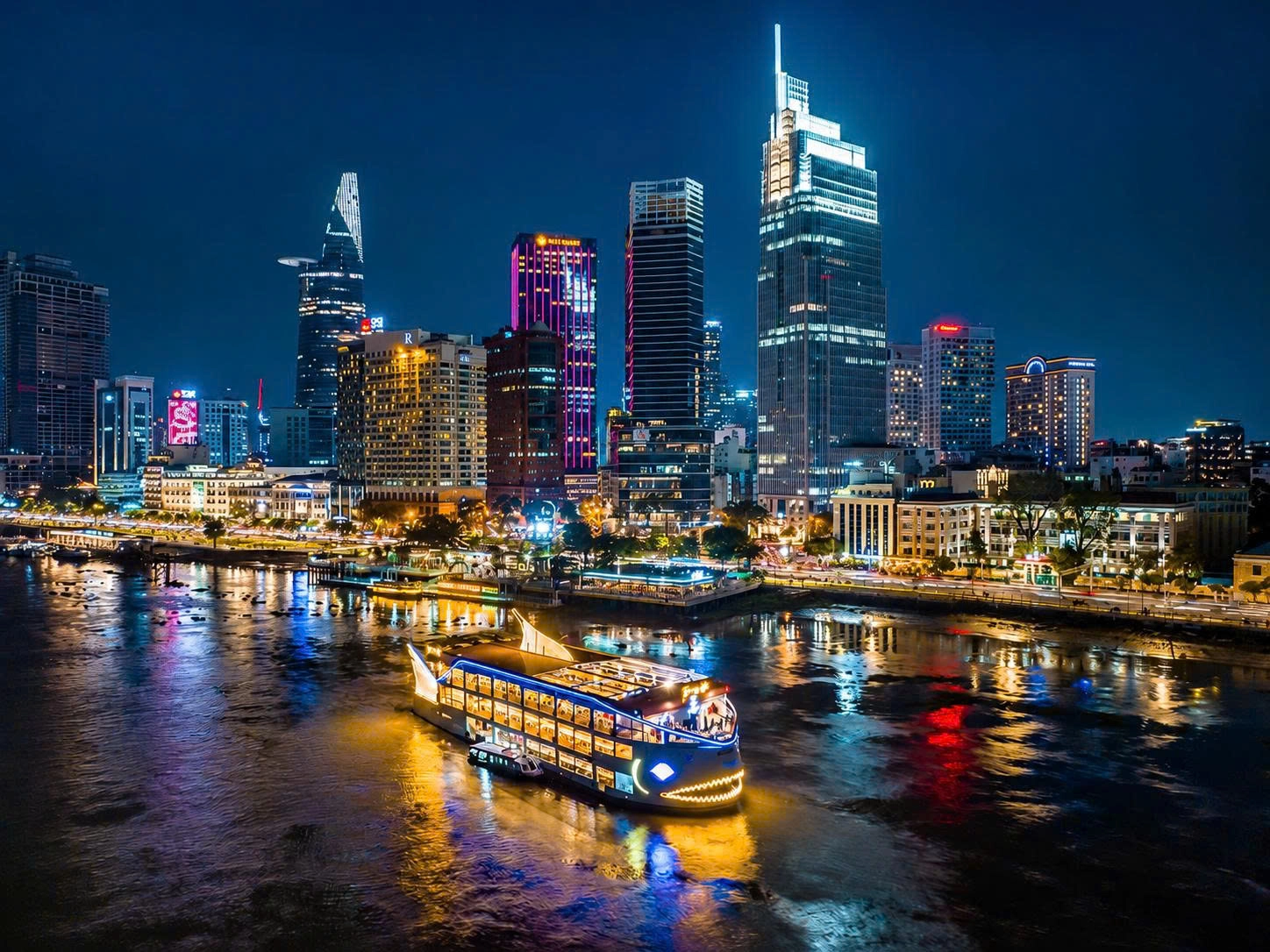 Private Car Service Explore Ho Chi Minh City