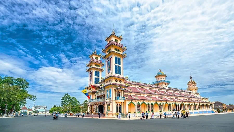 Private Car Service Ho Chi Minh City to Ba Den Mountain/Tay Ninh (Round-trip)