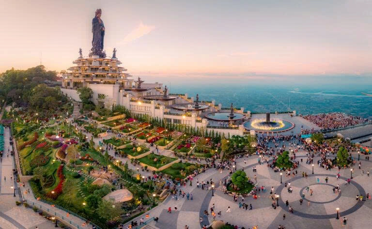 Private Car Service Ho Chi Minh City to Ba Den Mountain/Tay Ninh (Round-trip)