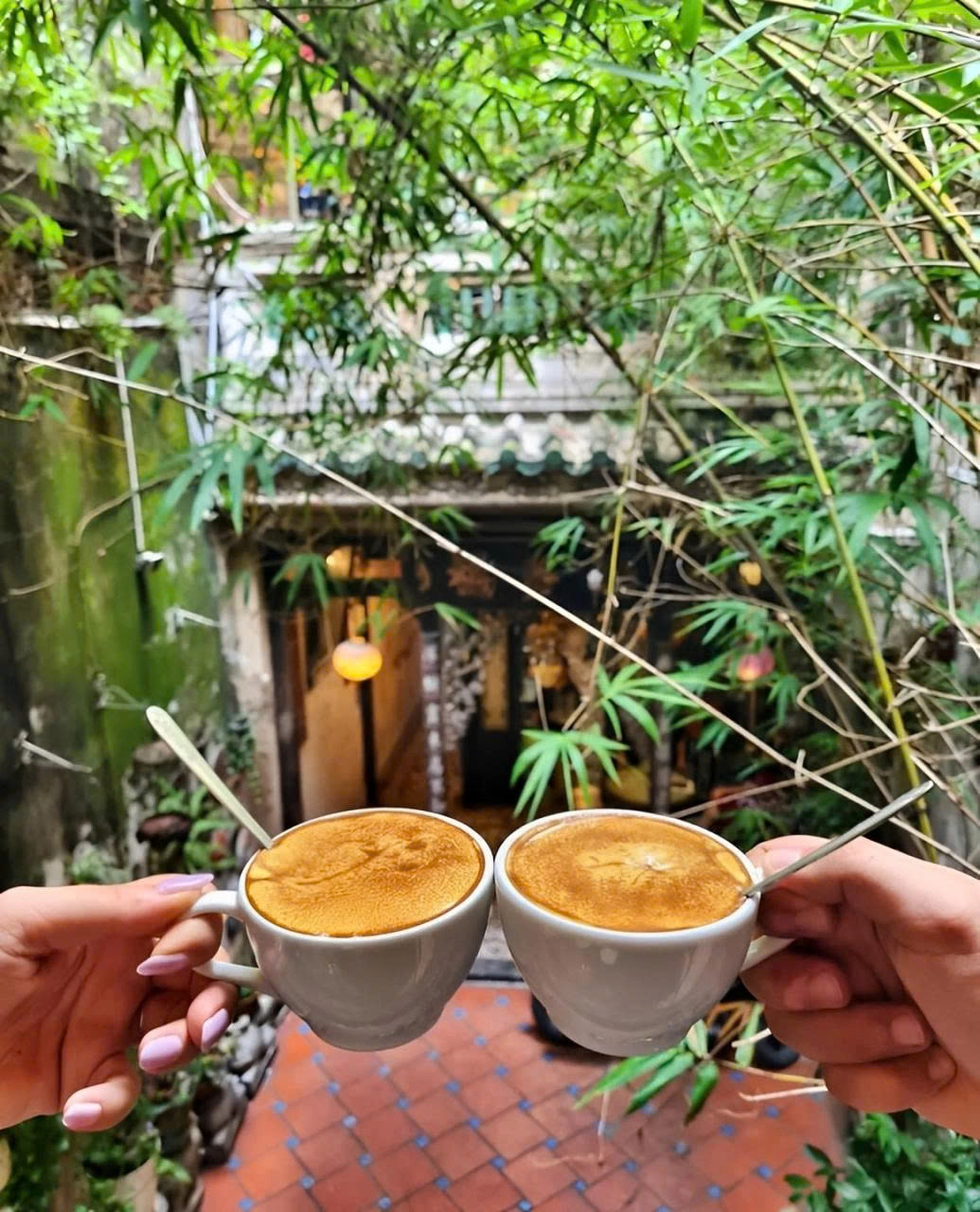 Cafe Hopping In Ha Noi (Cultural Crawl)