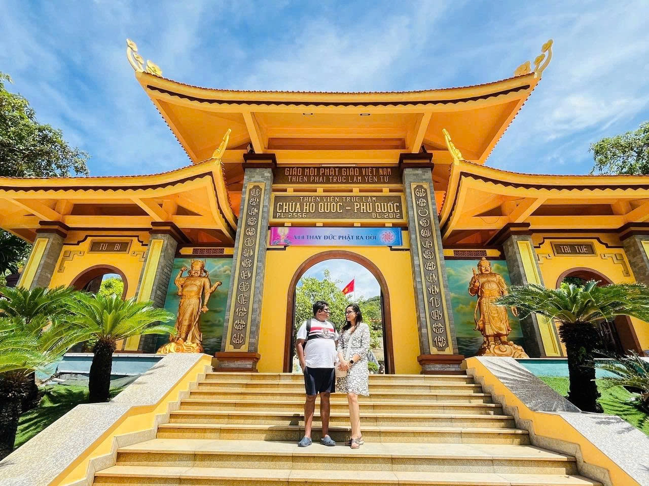 一日游 | SOUTH PHU QUOC JEEP TOUR – 向阳之旅 “海岸公路 – 圣殿 – 天堂海滩 – 地中海小镇”