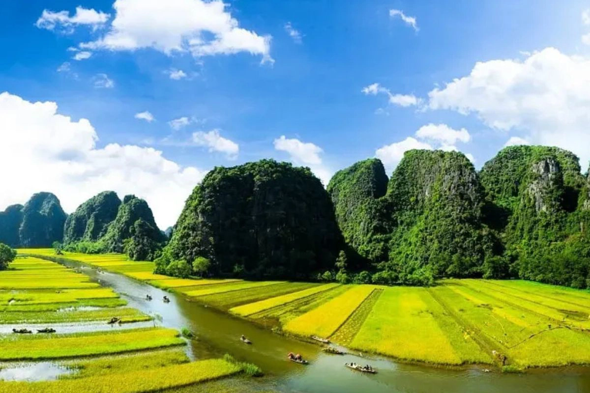 Why June can be a good time to visit Vietnam?