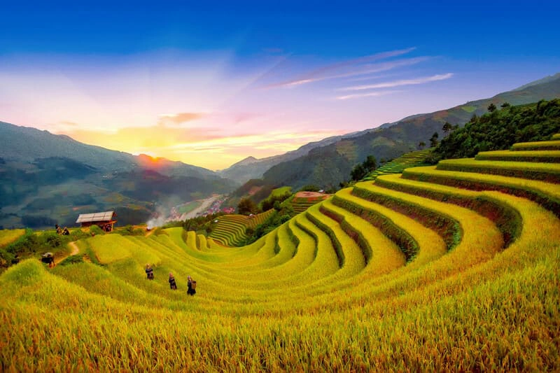 Ta Phin Village for a peaceful local experience