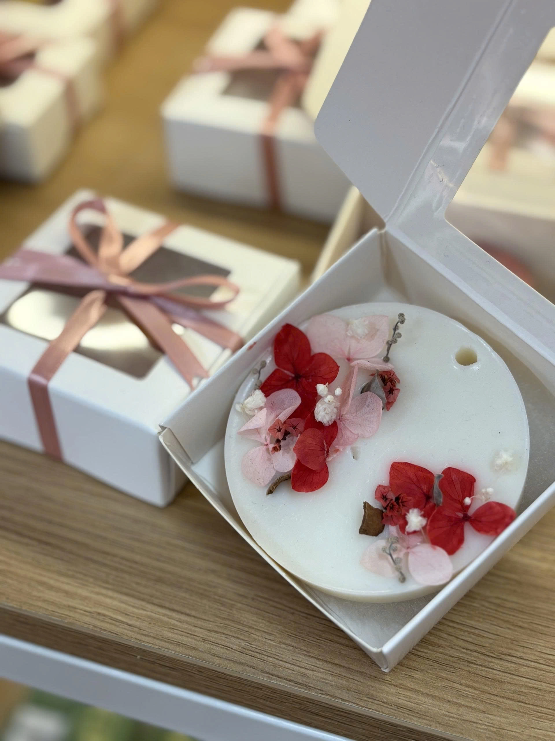 Datelight Premium Handmade Scented Wax | Sản xuất tại Việt Nam