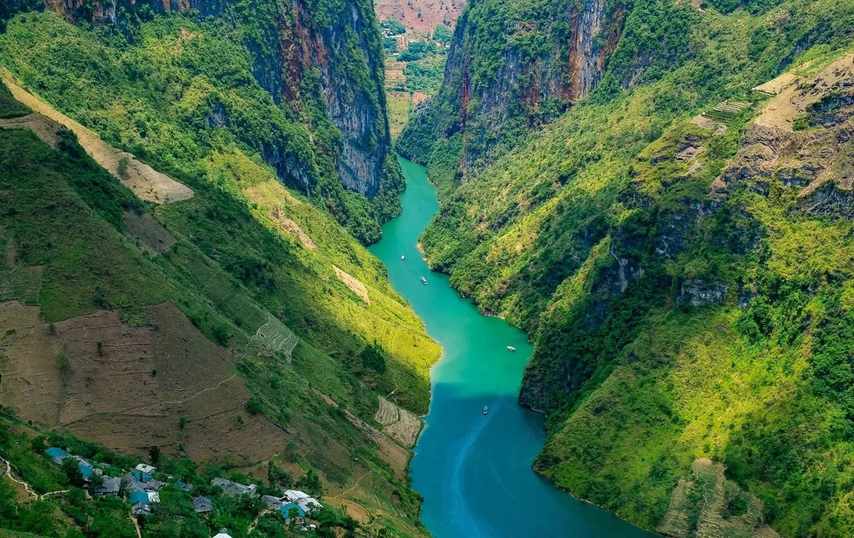 Tour Ha Giang from Hanoi: The Ultimate All-Inclusive Adventure Guide