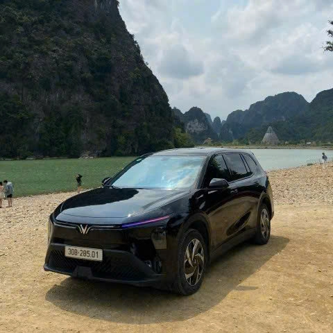 Eco-Friendly Electric Car Airport Transfer Service in Hanoi