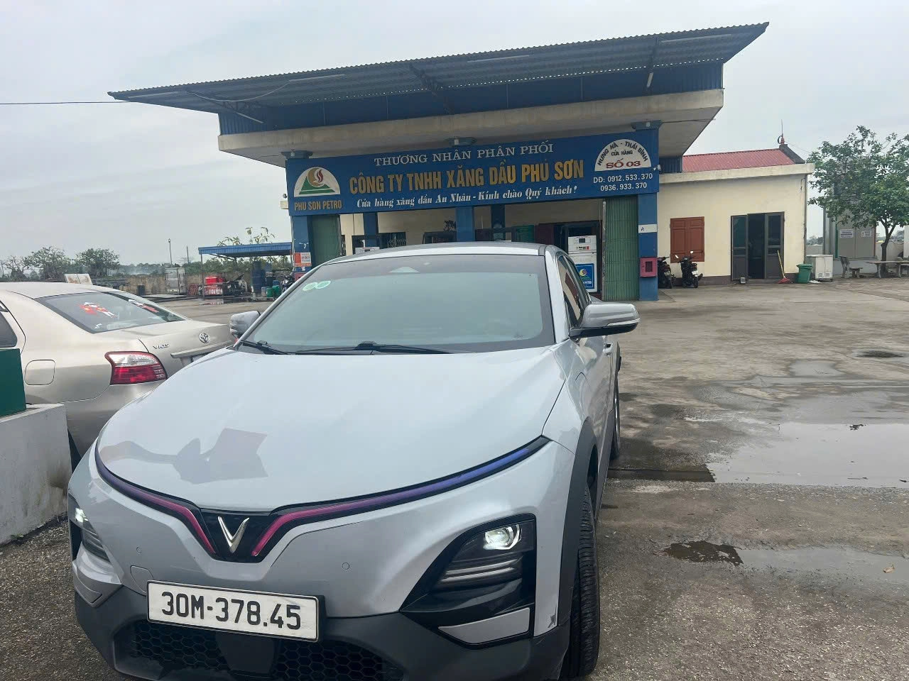 Eco-Friendly Electric Car Airport Transfer Service in Hanoi