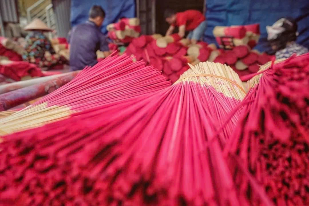 Quang Phu Cau Incense Village - Hoa Lu - Trang An Day tour