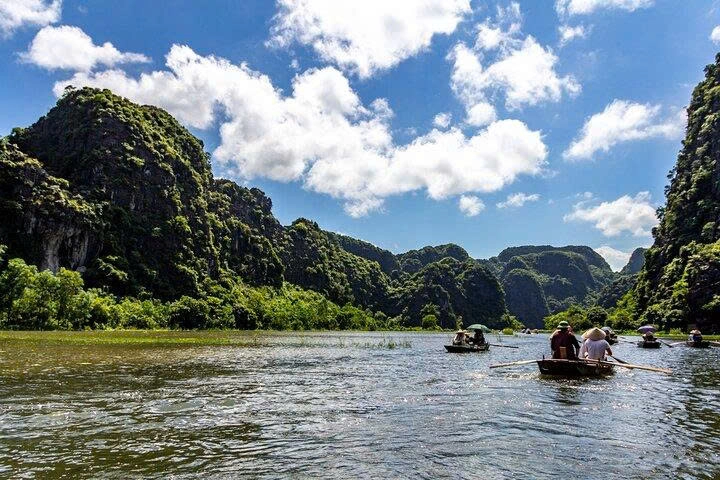Quang Phu Cau Incense Village - Hoa Lu - Trang An Day tour