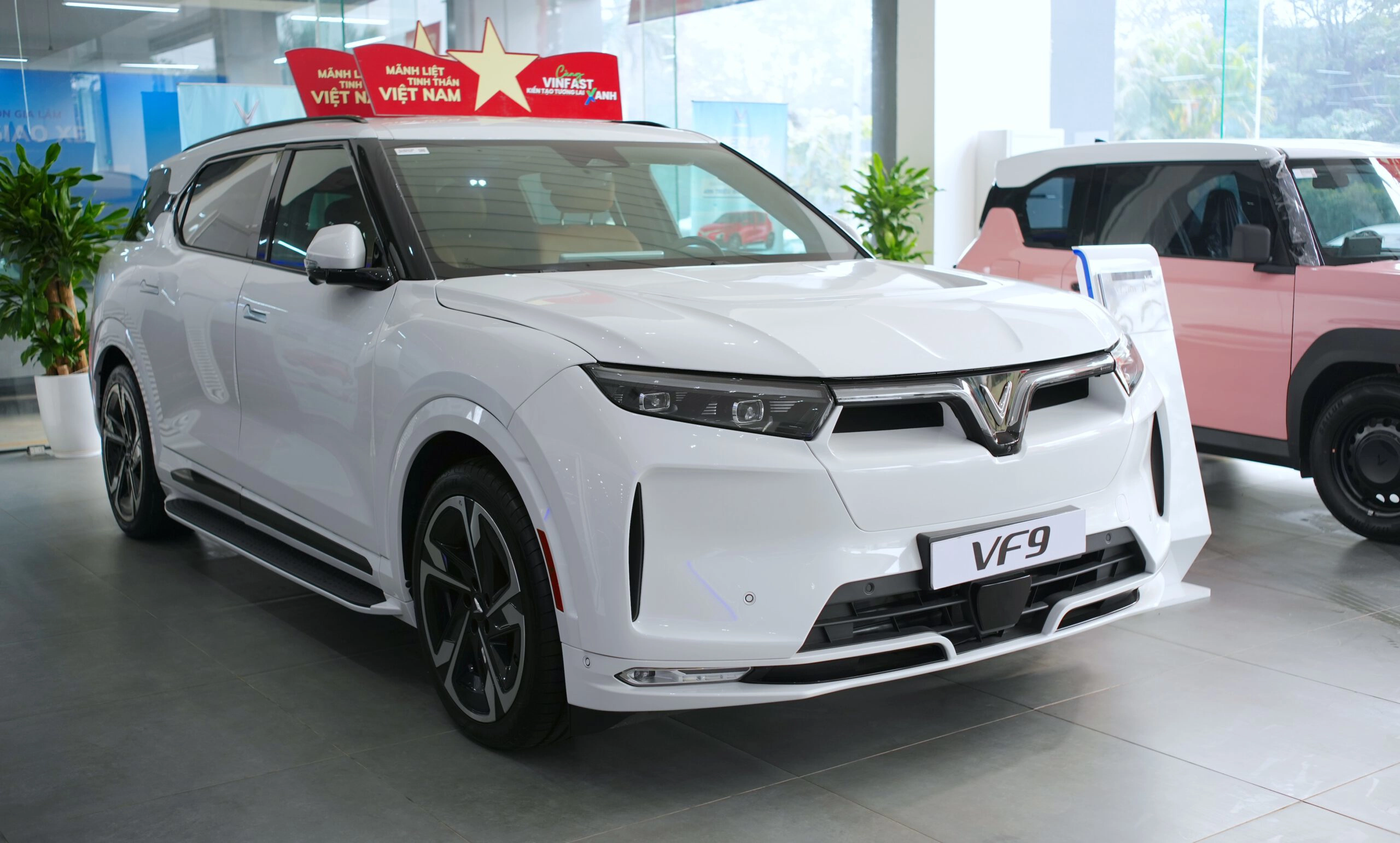 Eco-Friendly Premium Electric Car Airport Transfer Service in Hanoi