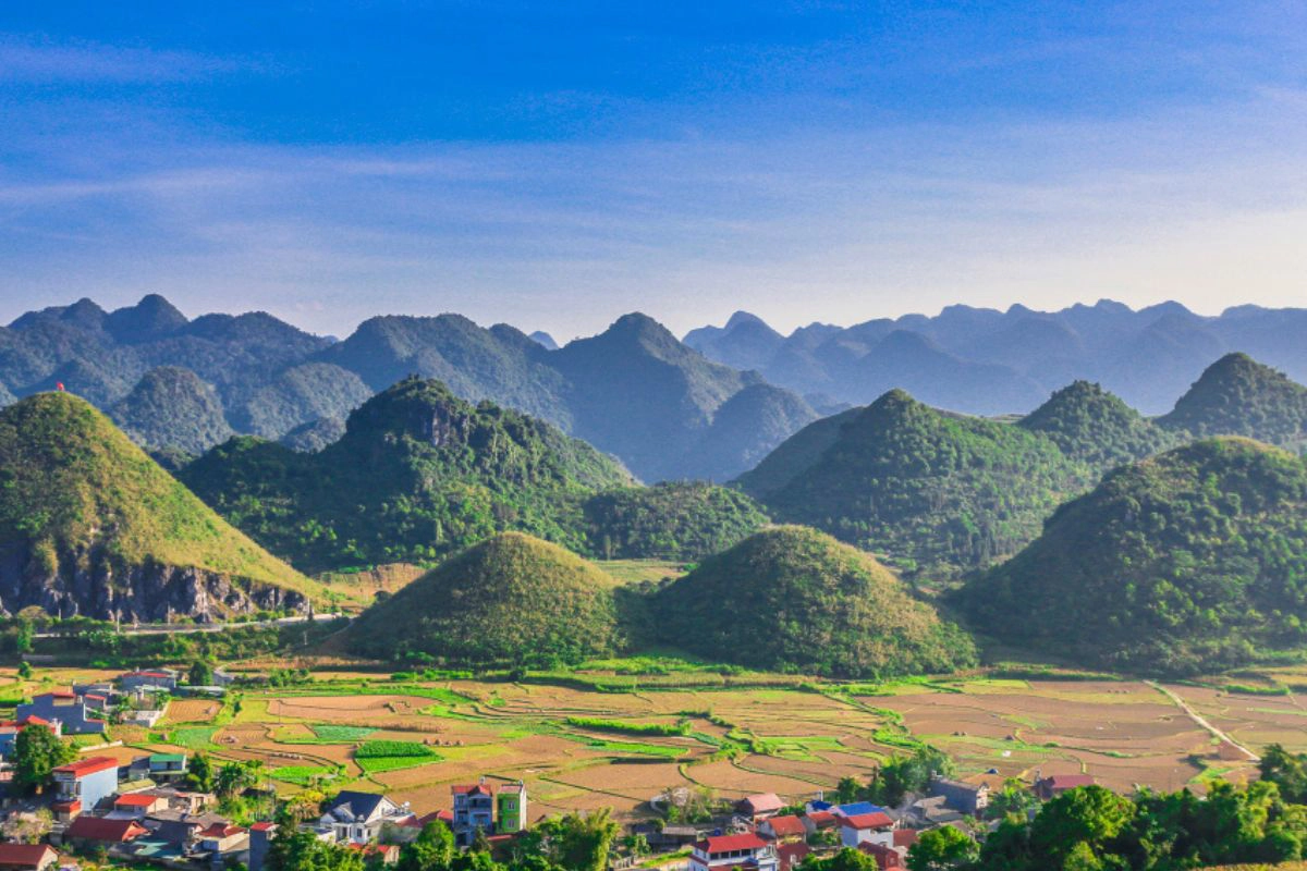 Day 2: Dong Van – Ma Pi Leng Pass – Meo Vac – Du Gia