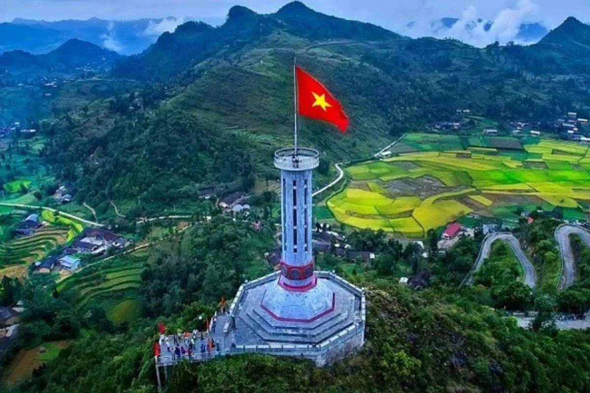 Lung Cu Flag Tower