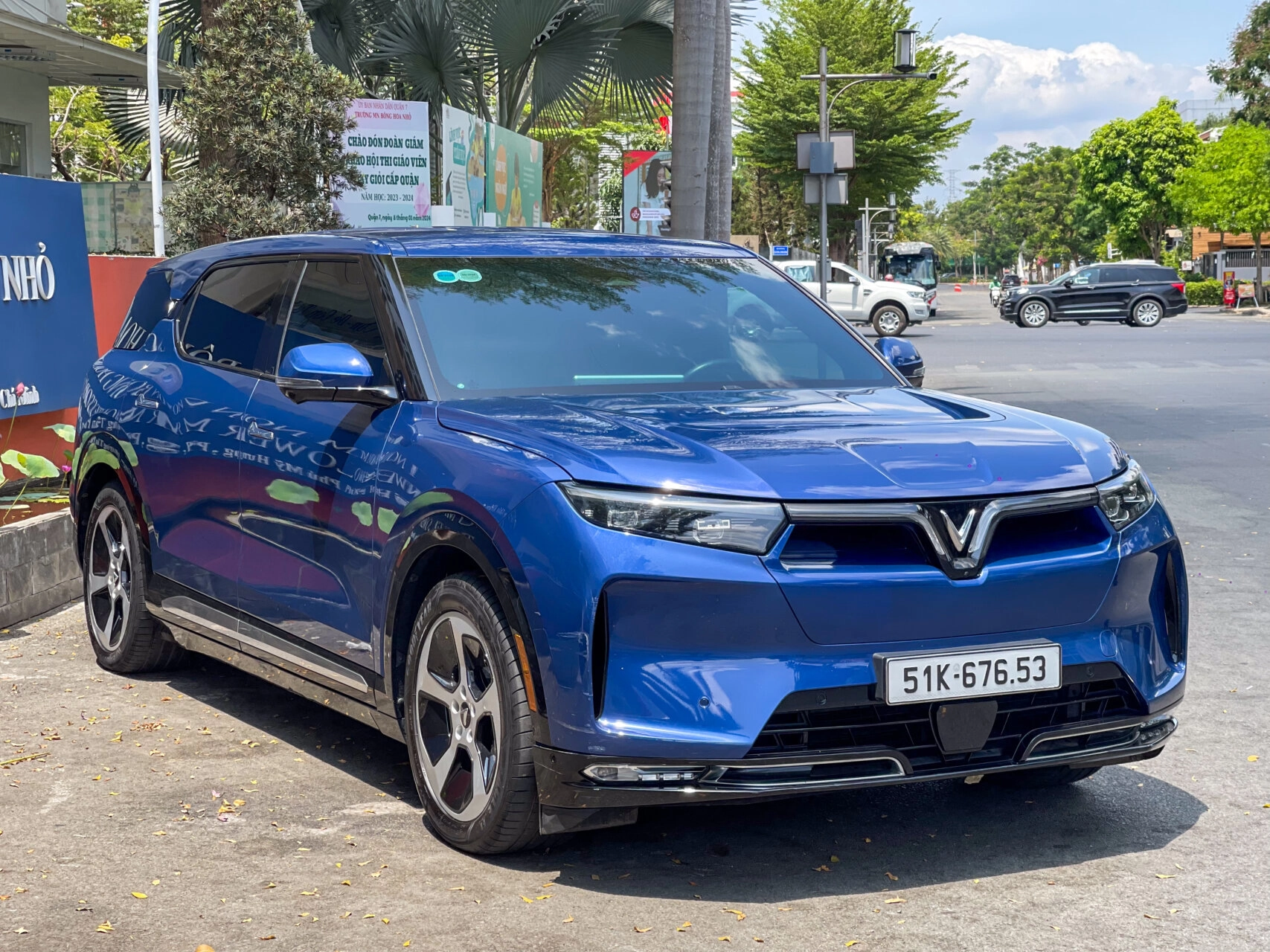 Eco-Friendly Premium Electric Car Airport Transfer Service in Hanoi