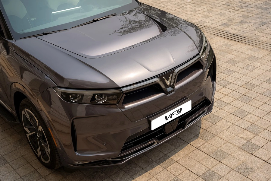 Eco-Friendly Premium Electric Car Airport Transfer Service in Hanoi