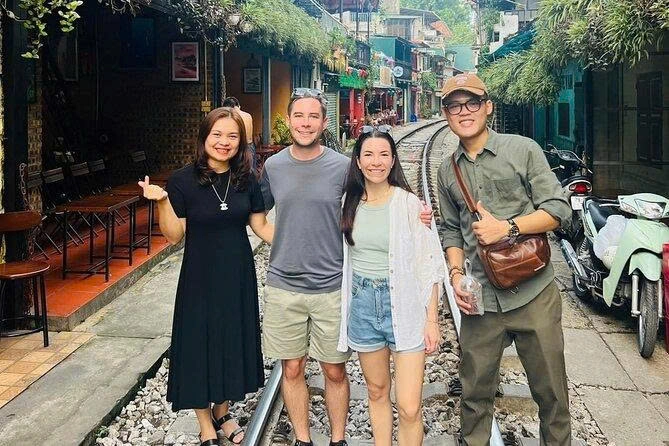 Hanoi Local Fresh Beer and Culinary tour with Train Street visit 