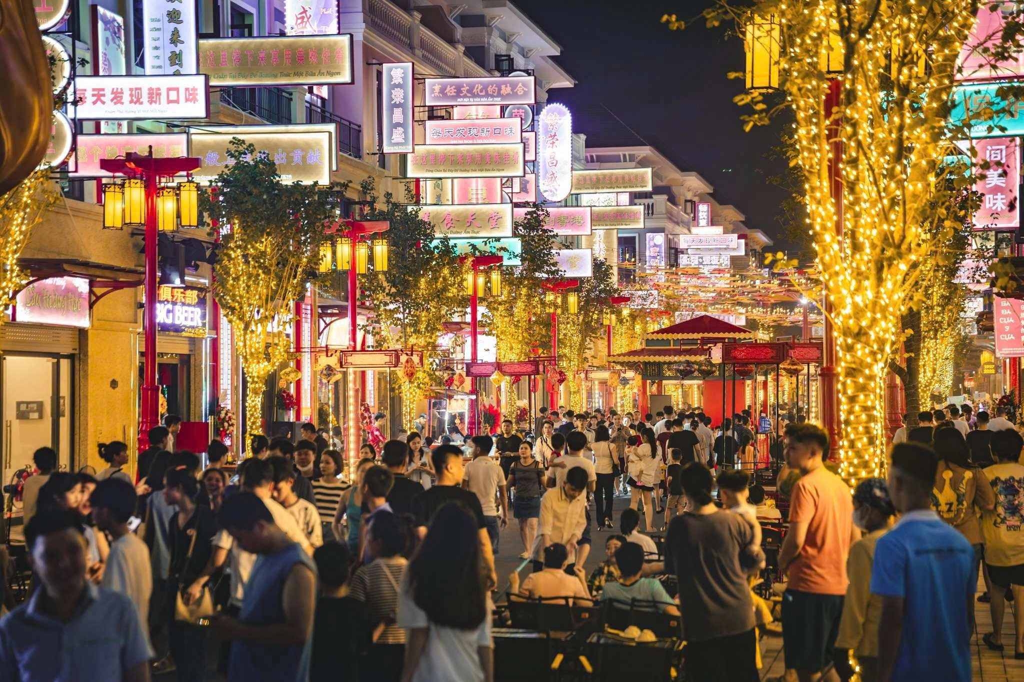 Day Tour | Discover Mega Grand World Hanoi