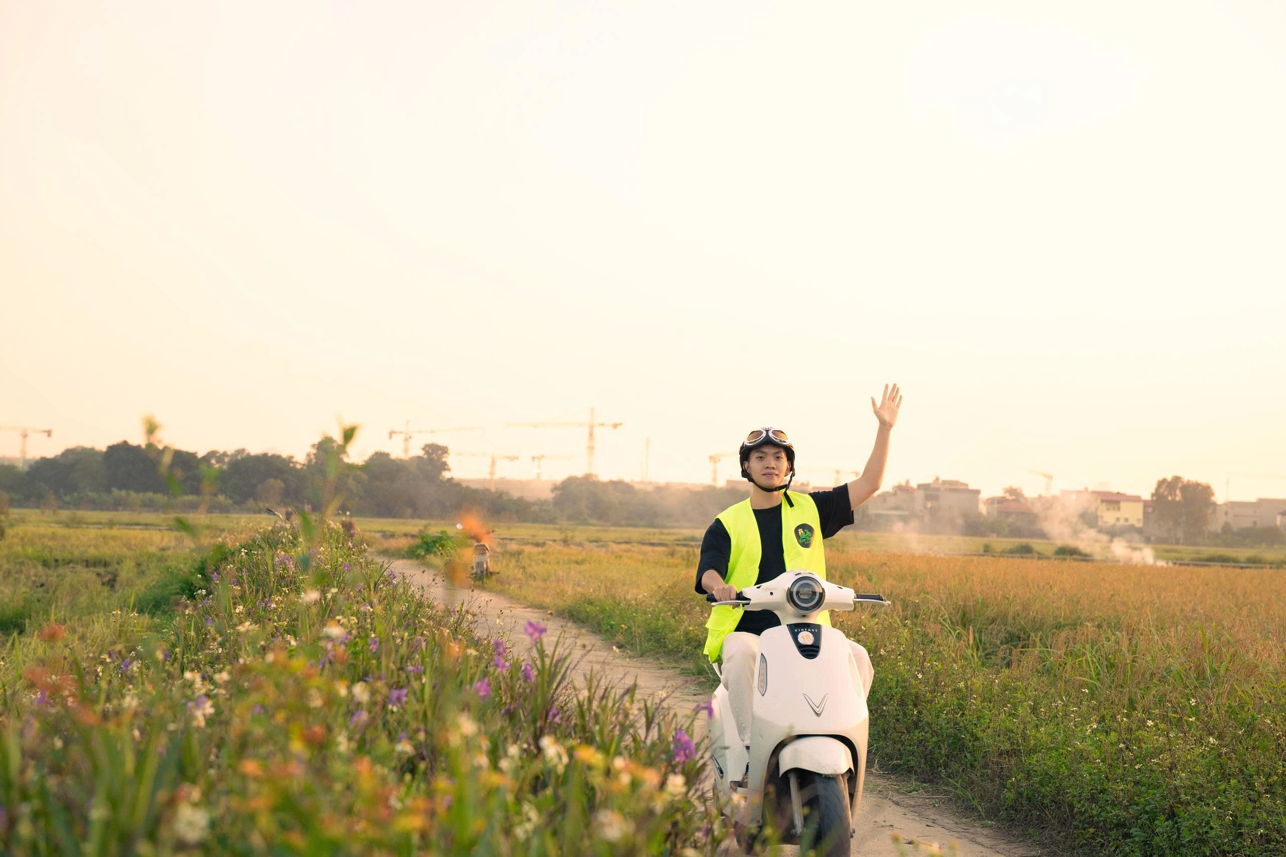 Eco Tour | Explore Ha Noi City by E-Motorbike