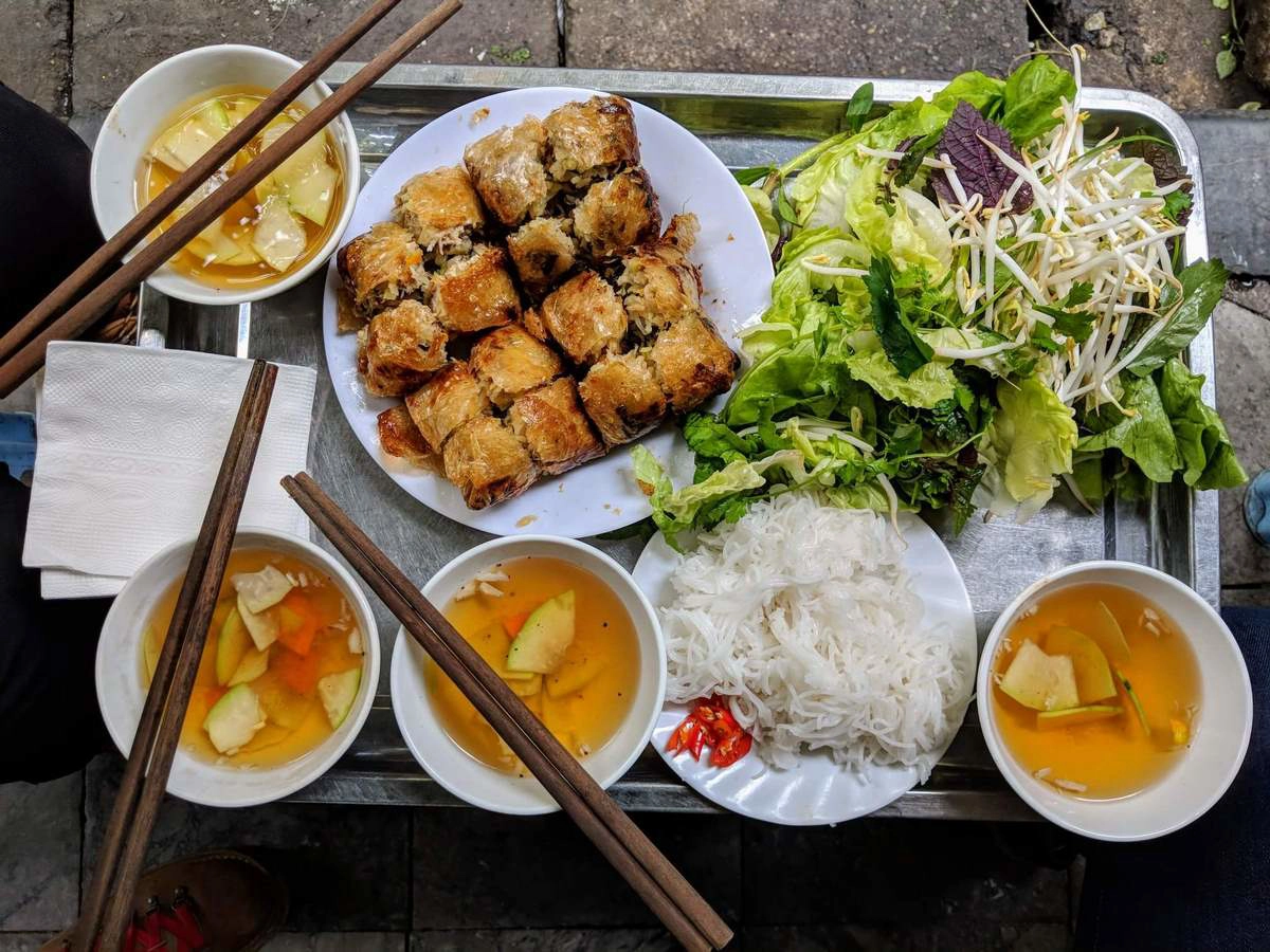 Full-day Explore Hanoi City by Vintage Motorbike & Contryside to Bat Trang Village by Army Jeep