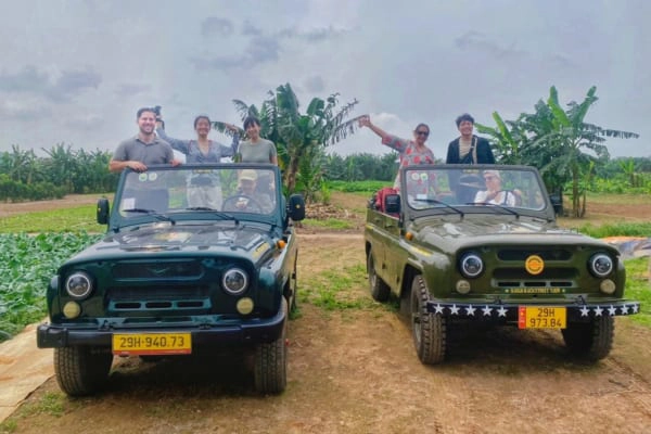 Half-day Explore Hanoi City, Train Street & Red River Countryside Combo by Jeep