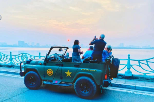 Half-day Explore Hanoi City, Train Street & Red River Countryside Combo by Jeep