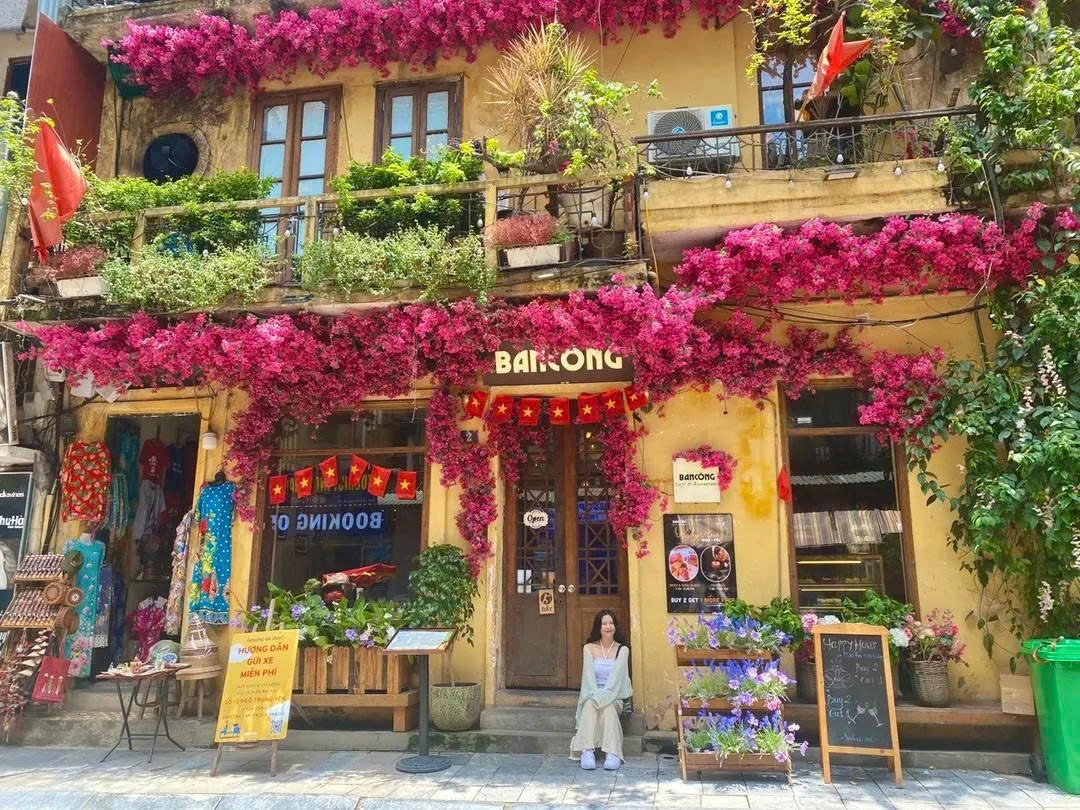Cafe Hopping Tour in Hanoi (Historic Brew)
