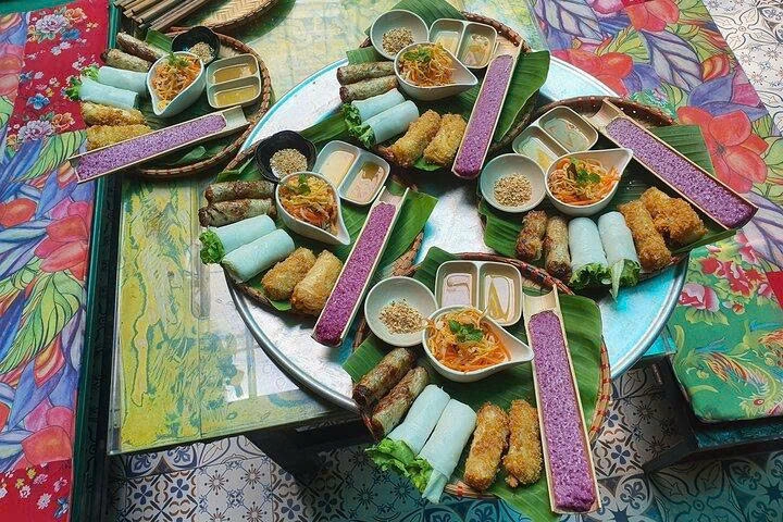 Hanoi Street Food, Train Street & Backstreet Vintage Motorbike Tour by Night