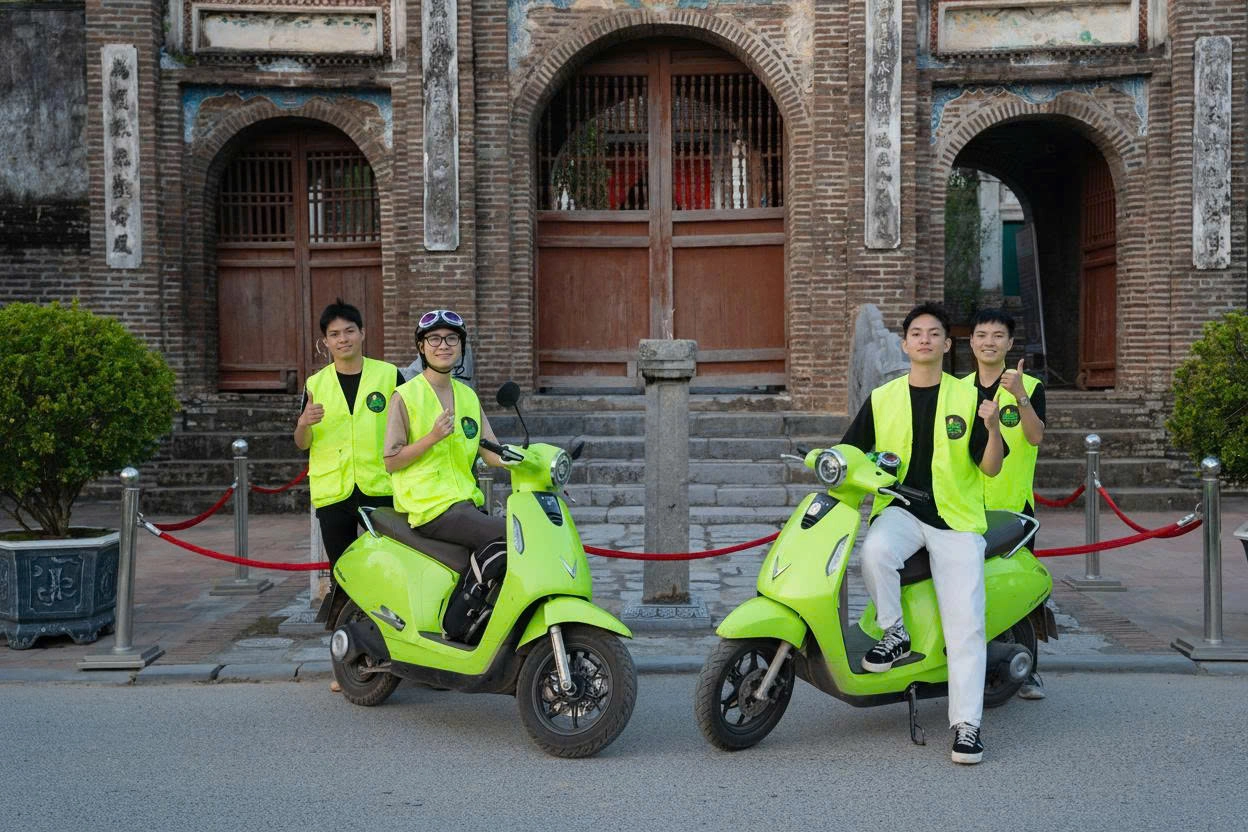 Eco Tour | Ha Noi Streetfood Tour by  E-Motorbike