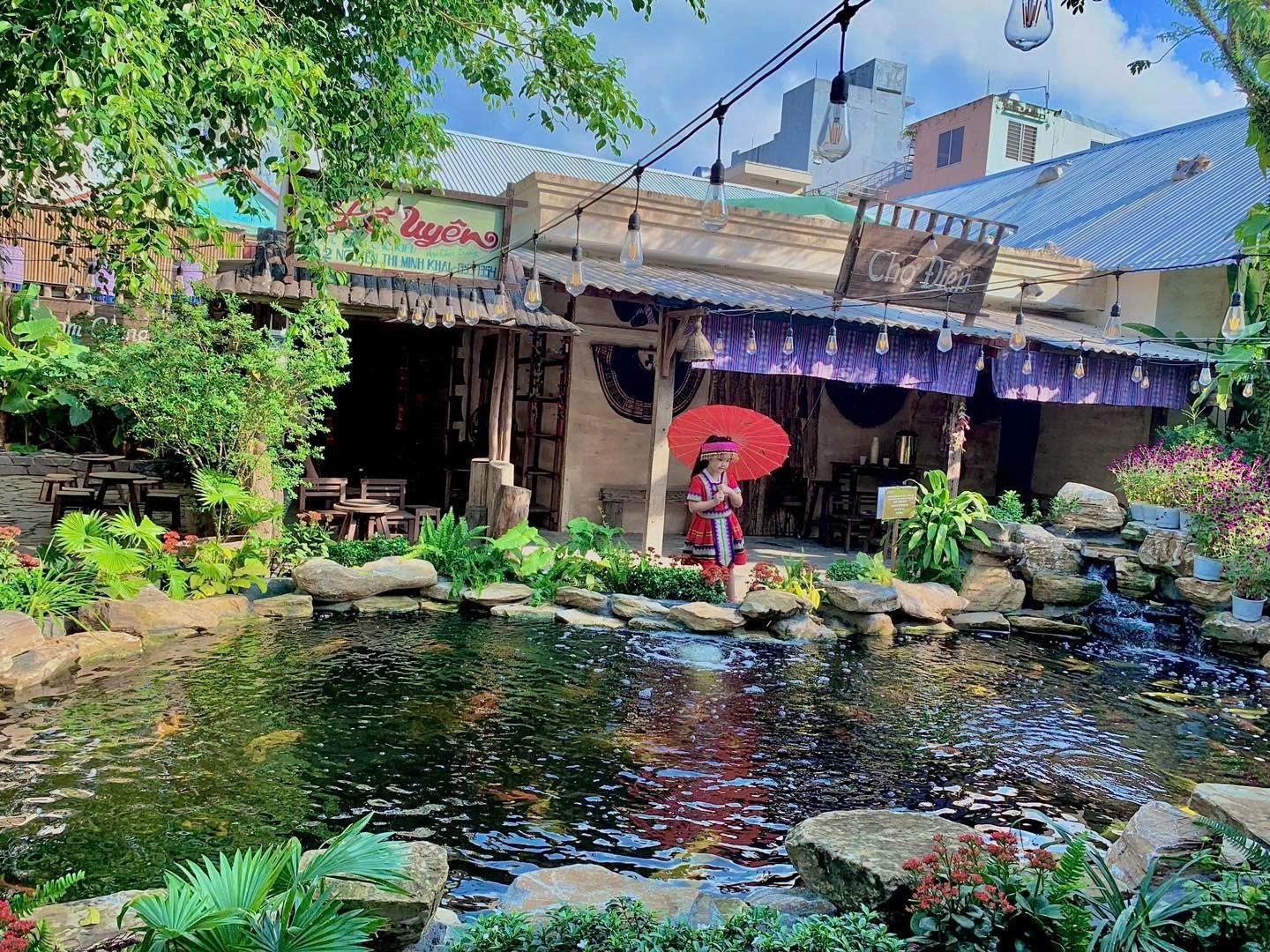 Danang Instagram Half Day Cafe Tour (Visiting Local Beauty)